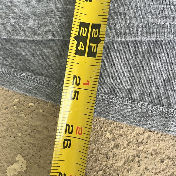 Like new Friends graphic T-shirt - Picture 9 of 9